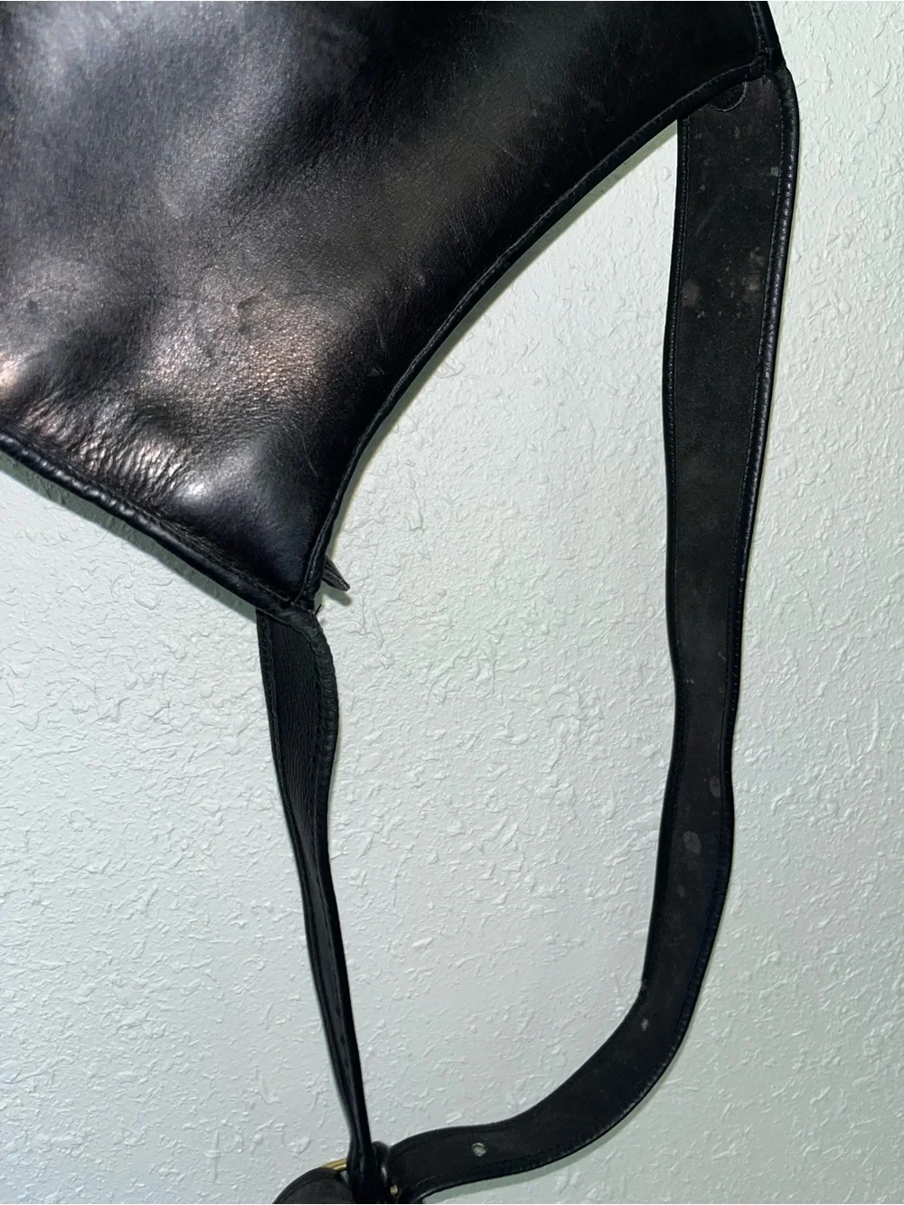 Classic Black Leather Shoulder Bag - Timeless Design
